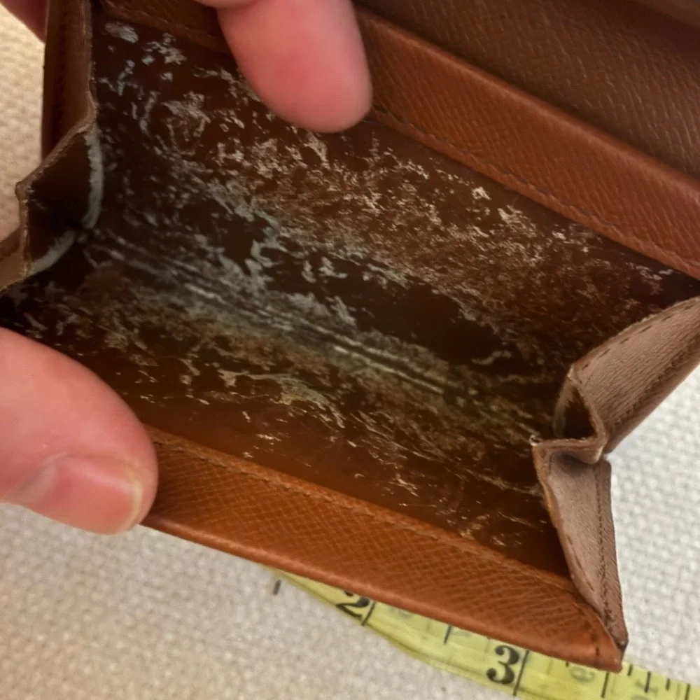 🚨SOLD🚨Vintage Louis Vuitton card holder - Picture 7 of 8